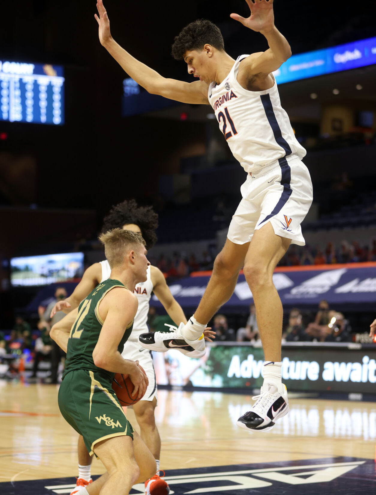 122220-cdp-sports-uva-mbball330.JPG